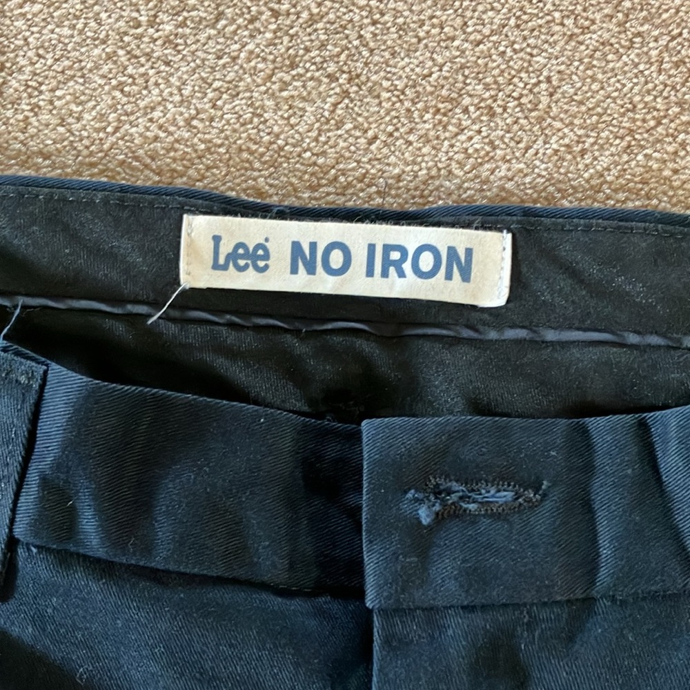 LEE CASUAL BLACK PANTS 
Size 38x34 EXCELLENT CONDITION - Picture 2 of 10